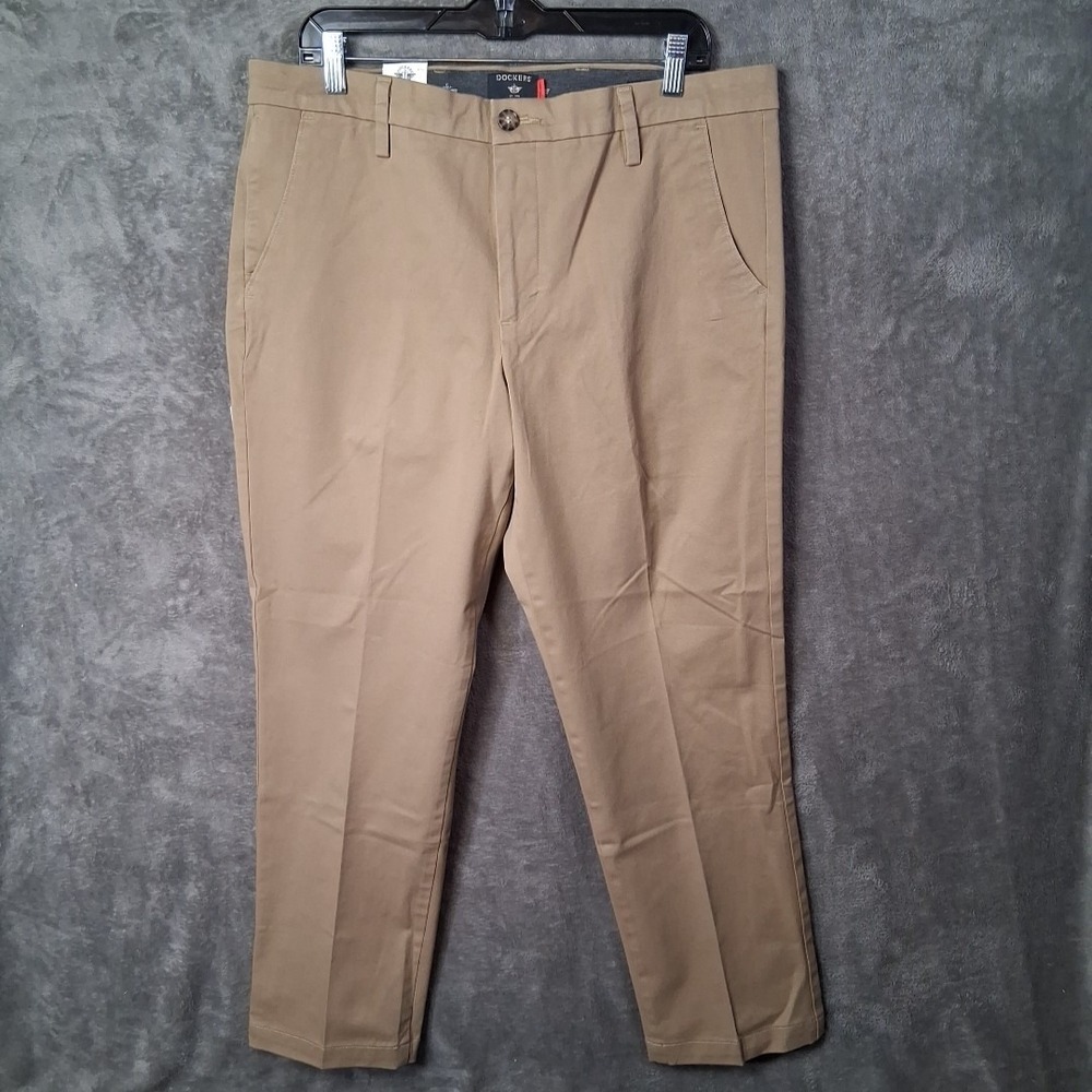 NWT Dockers WorkDay Khaki Mens Size 36x29 Cream Slim Fit Smart 360 Flex Casual